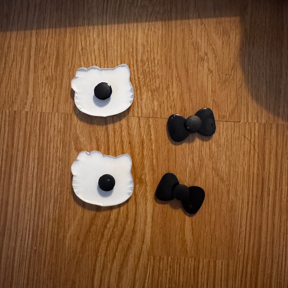 {Hello Kitty} bundle - Picture 9 of 16